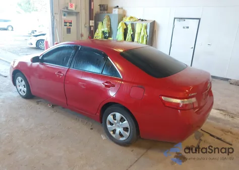 2007 Toyota Camry Le z USA, uszkodzony, nr VIN 4T1BE46K97U027447